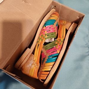 NWOT Multicolor leather Huarache shoes 7